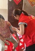下房义诊送关爱，杨山补助递温情