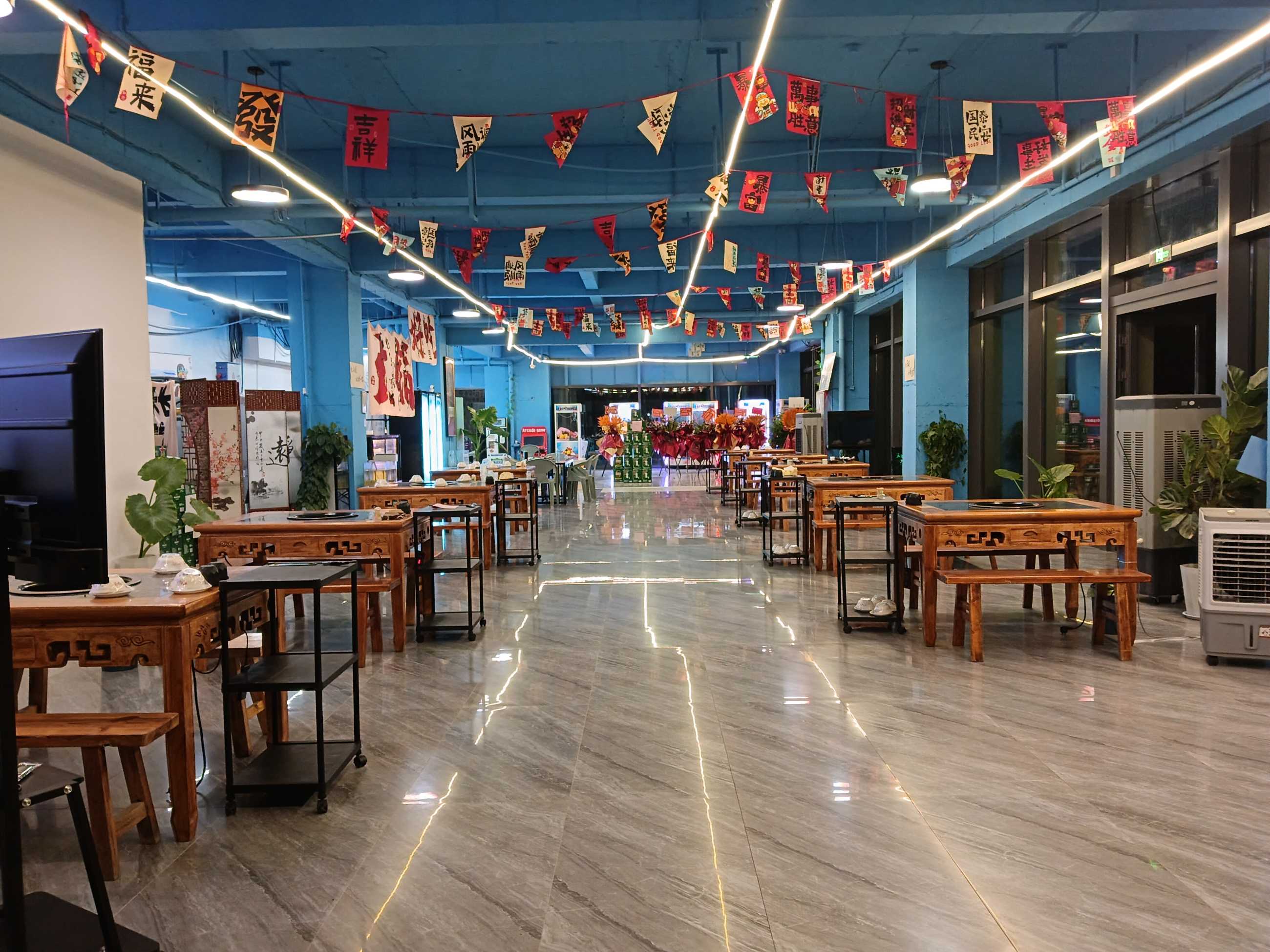 店内.jpg