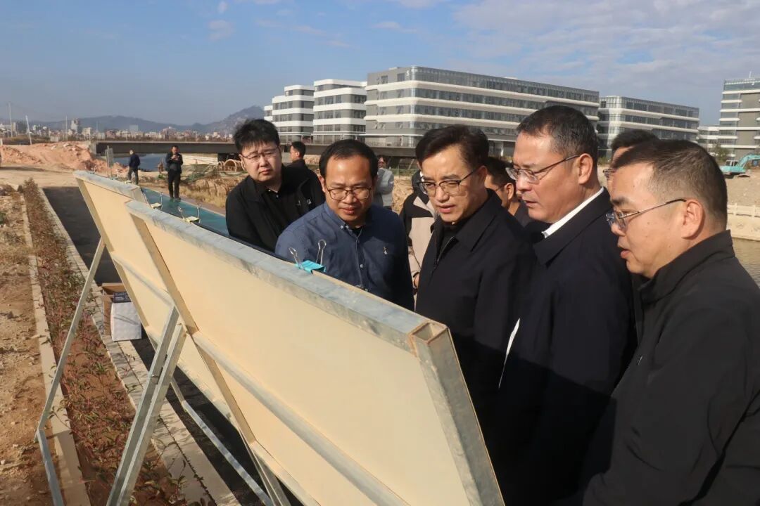 泉州市领导到石井镇调研宁德时代新能源电池项目